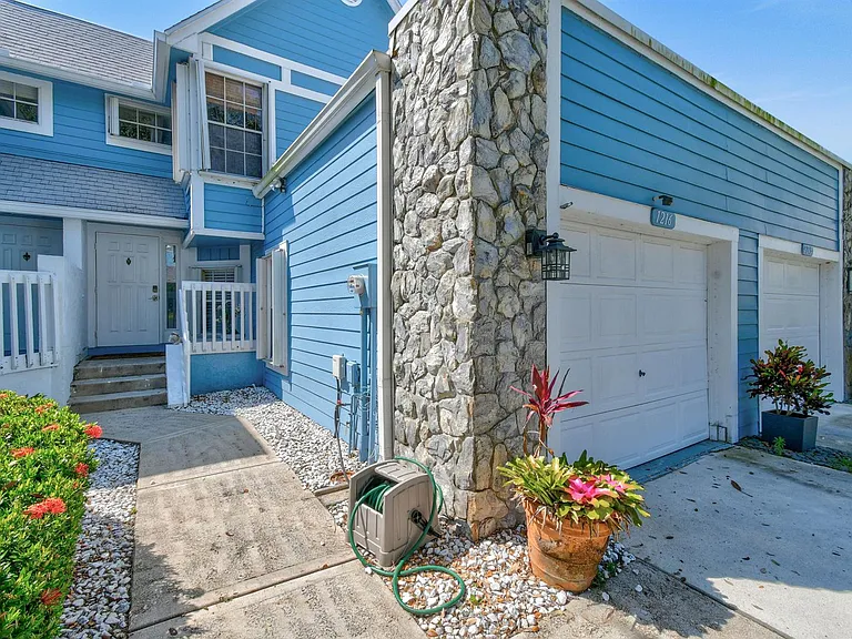 1216 Ocean Dunes Cir — Photo 4