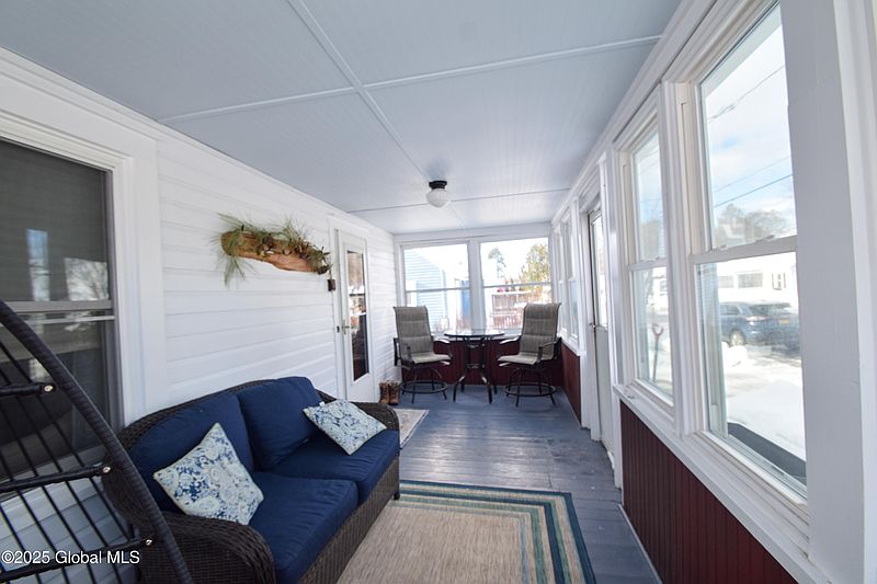 3rd image of 52 Wilson Avenue