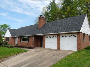 1414 Sweetbrier Rd, Charleston, WV 25314