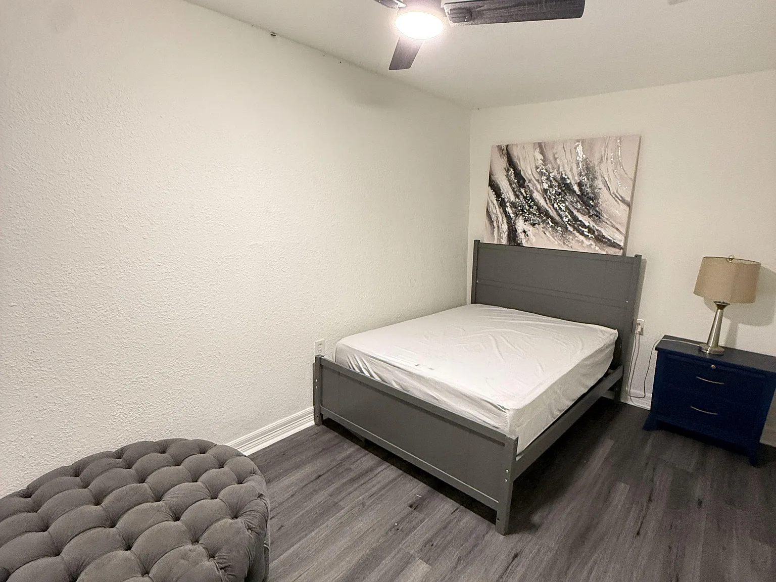 2 bed, 1.0 bath, 900 sqft, $918 — Photo 2