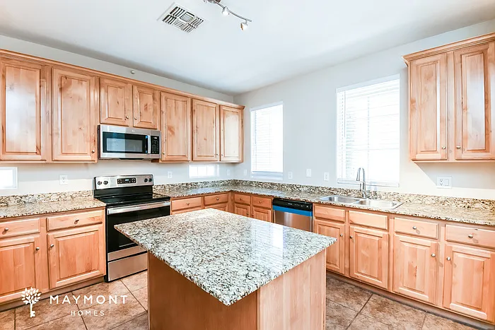 3 bed, 3.0 bath, 1432 sqft, $1,875 — Photo 3