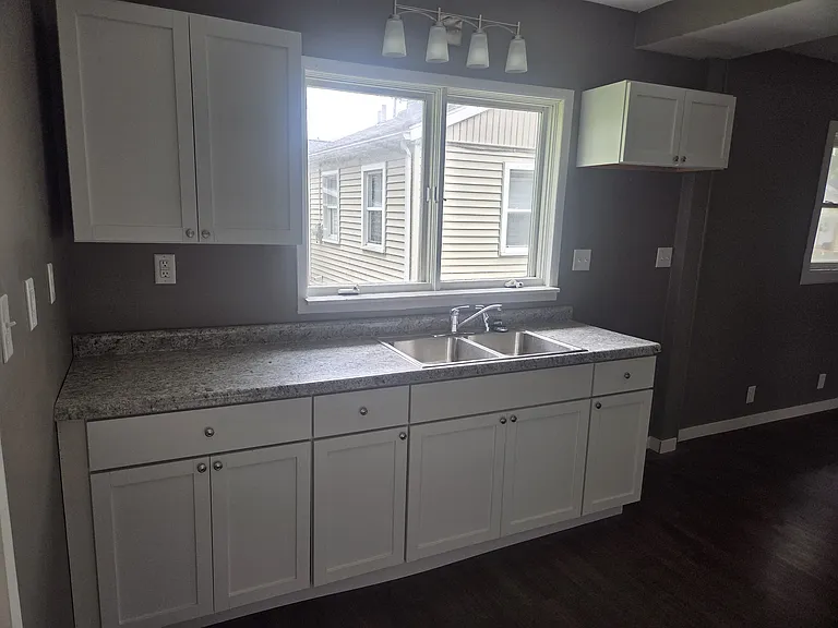 916 W Virginia Ave — Photo 9