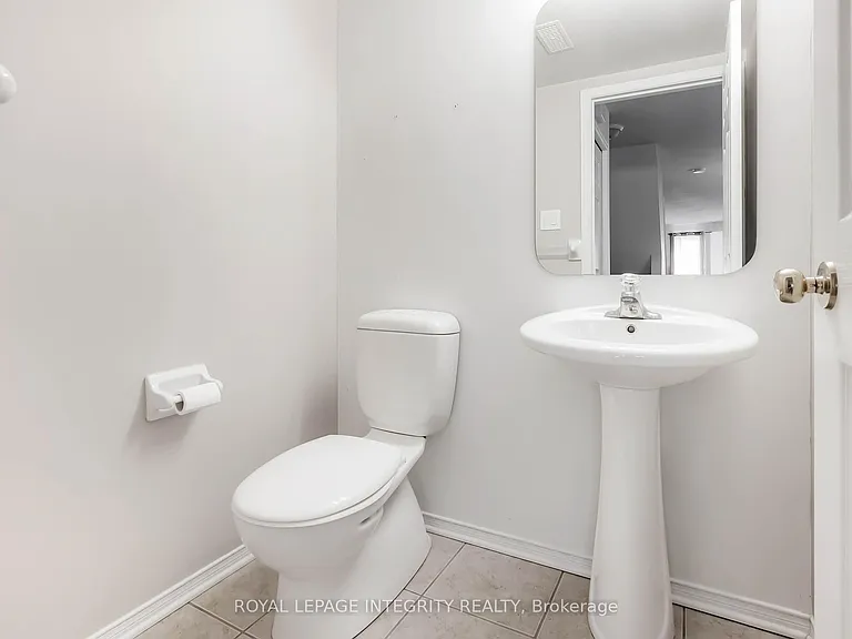 888 Longfields Dr — Photo 15
