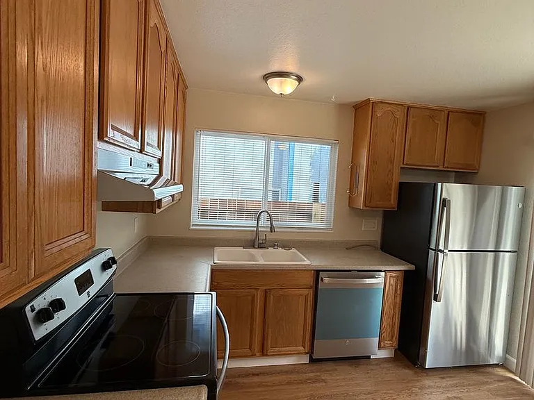 1363 Garmont Ct — Photo 4