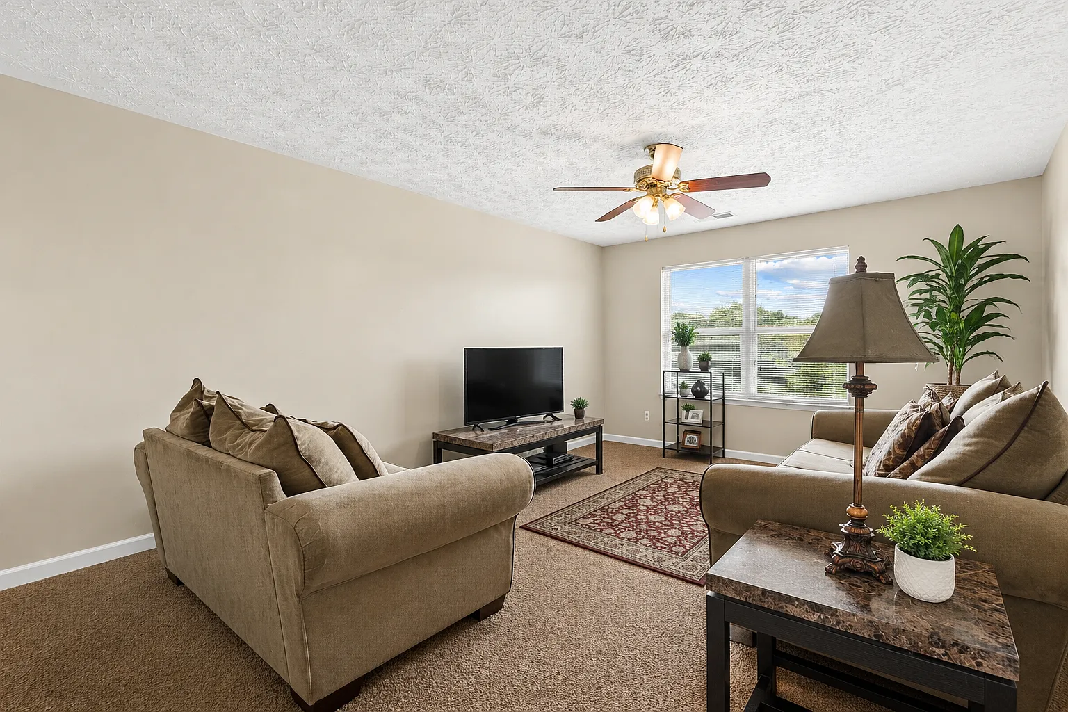 3 bed, 1292 sqft, $1,400 — Photo 3