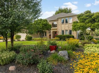 2020 Carlisle St, Algonquin, IL 60102
