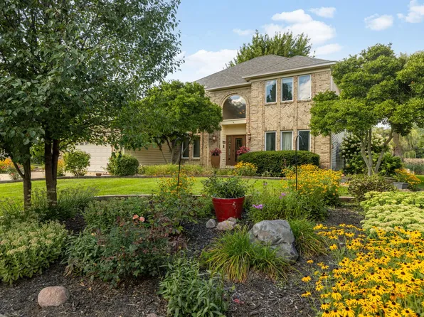 2020 Carlisle St, Algonquin, IL 60102