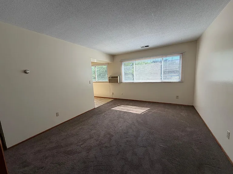 4819 Azelia Ave N #8 — Photo 8