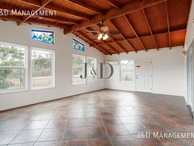 151 Bonita Pl — Photo 16