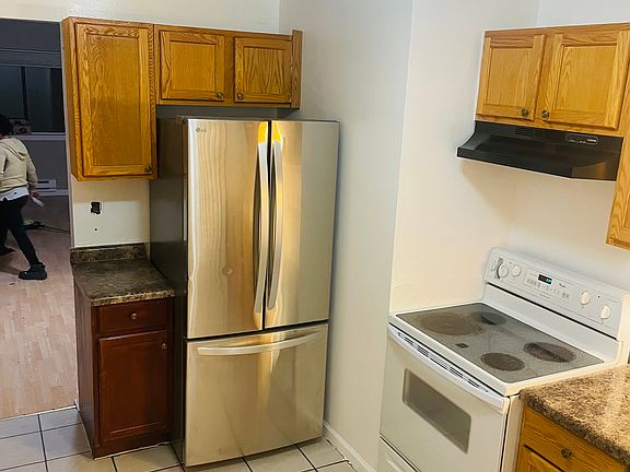 4th image of 1902 N Green Ln N APT 2A