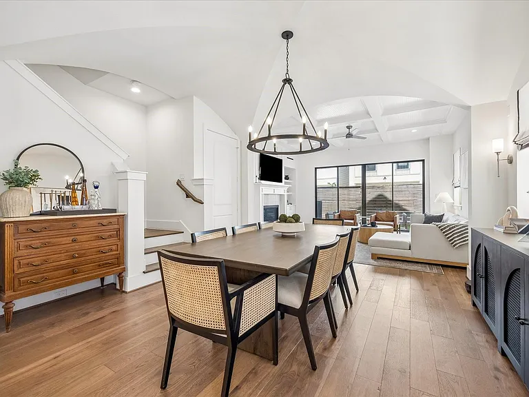 852 Fisher St #C — Photo 6