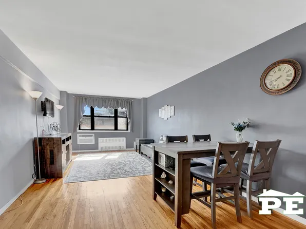 3855 Shore Parkway image 1 of 23