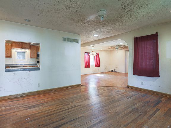 4th image of 717 N 32nd St