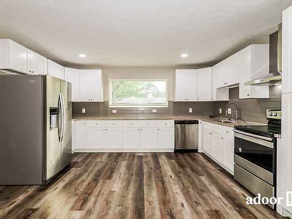 4th image of 220 Englewood Dr