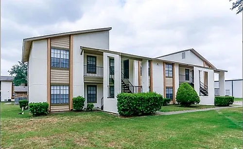 The Colony Apartments Photo 1