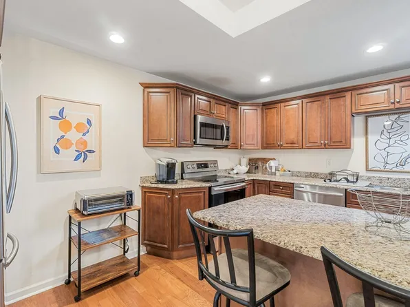 50 Glenwood Avenue image 3 of 30