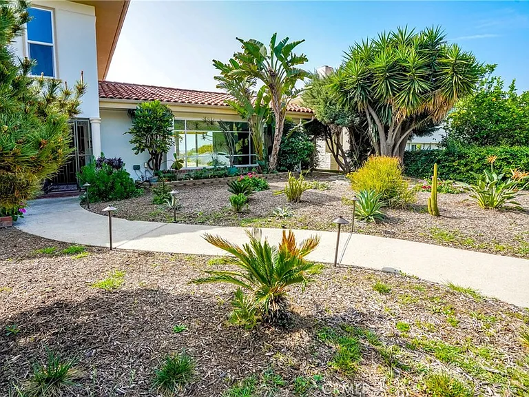 5226 Los Diegos Way — Photo 4