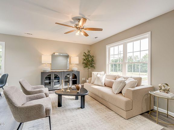 4th image of 1028 W G St #1