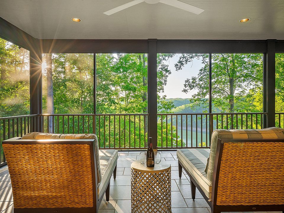28th image of 415 Summer Breeze Dr