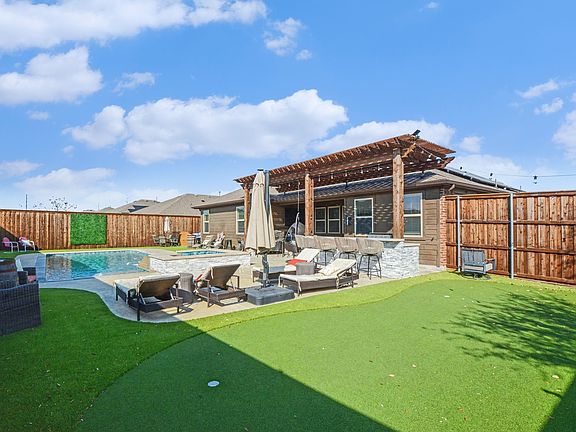 5th image of 3801 Forest Bend Rd