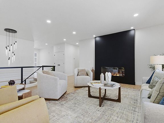 4th image of 252 S Hickory Hills Boulevard