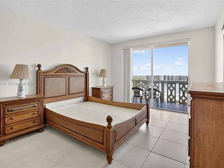 1817 S Ocean Dr #Penthouse 19 — Photo 9