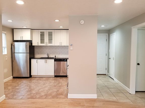 2nd image of 150 E Wentworth Ave