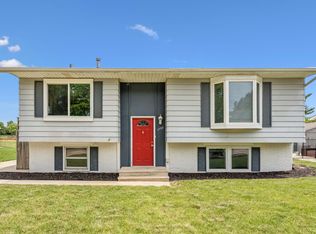 1137 Fleur Dr, Waterloo, IA 50701