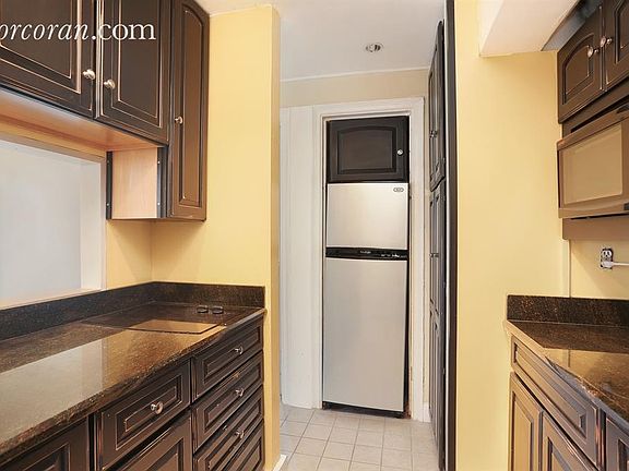 3rd image of 5 Tudor City Pl APT 1719