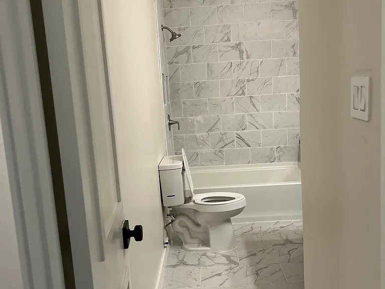 14784 FM 121 — Photo 23