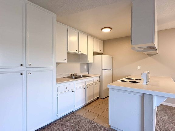 2nd image of 4059 51st St