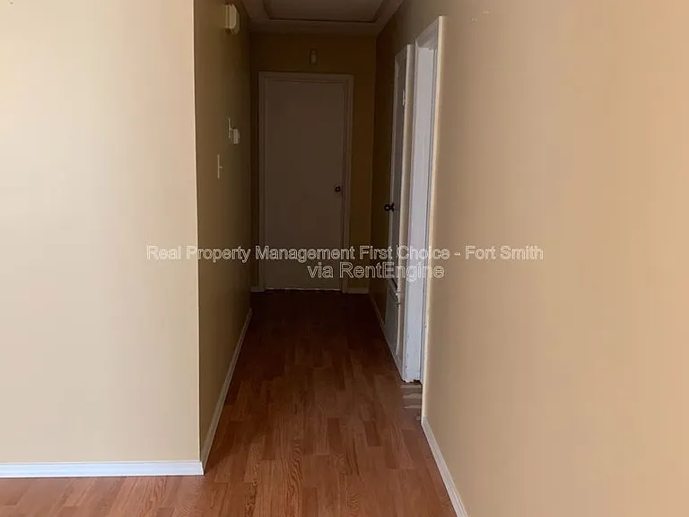 3305 Grinnell Ave — Photo 4