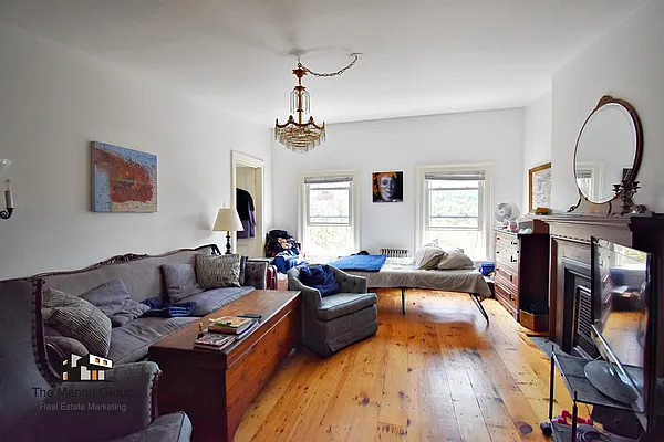 Rented by Bold New York | media 10