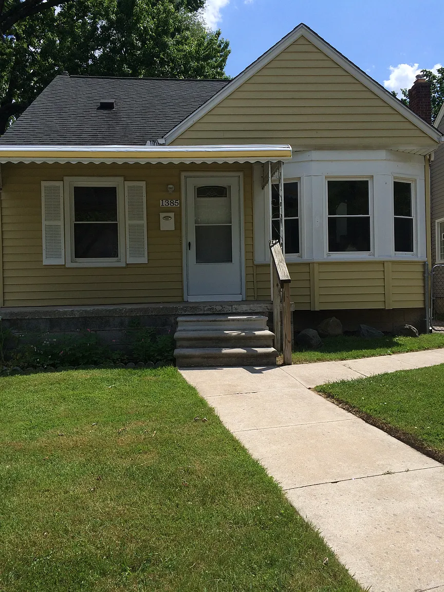 1385 Fielding St photo 1