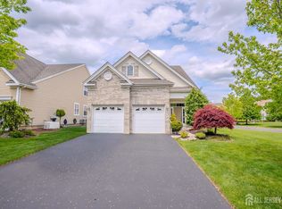 2 Diamond Spring Dr, Monroe Township, NJ 08831