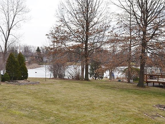 2nd image of 5533 Pond Ct