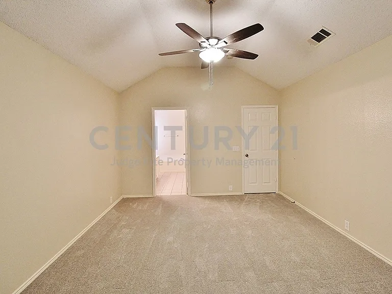 210 Ridgecrest Dr — Photo 11