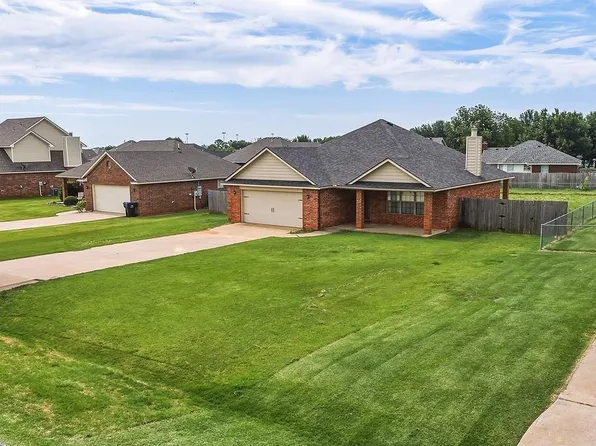 224 W Comanche Ave, Cashion, OK 73016