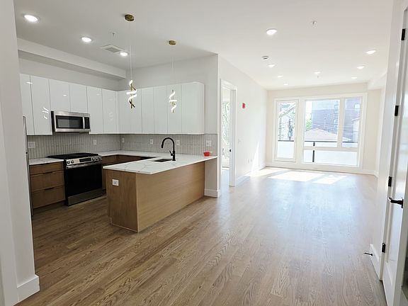 3rd image of 40 Lembeck Ave #12