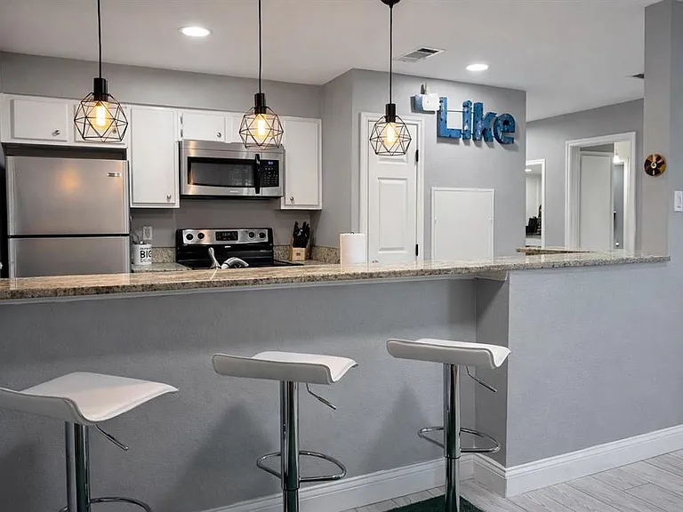 2450 Ashdale Dr #210 — Photo 6