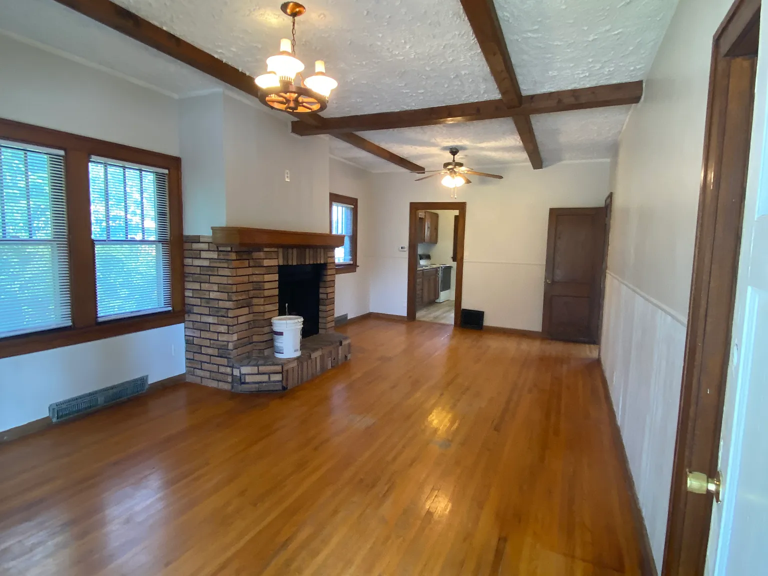 2 bed, 800 sqft, $1,599 — Photo 2