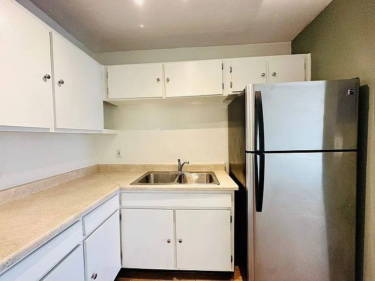 1 and 2 Bedrooms Great Location with Community Pool and Onsite Laundry! 1/2 of Mile from U of A — Photo 83