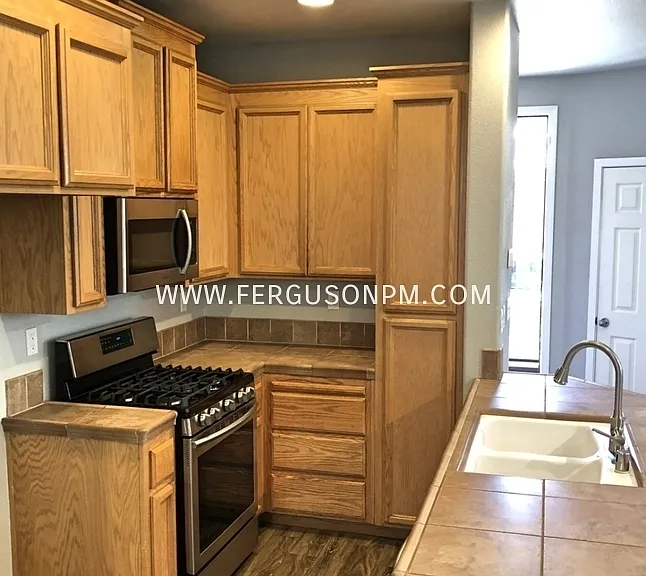 8860 Brecon Way — Photo 4