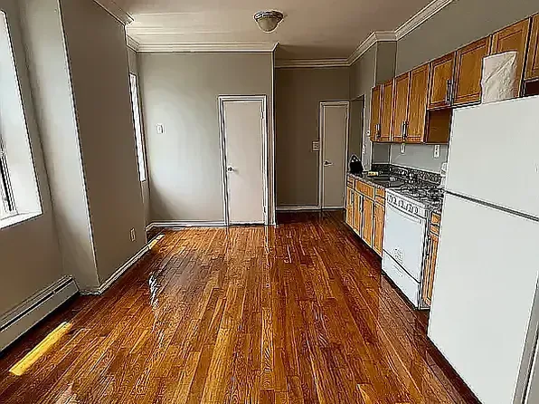 1011 Nameoke St APT 4B, Far Rockaway, NY 11691