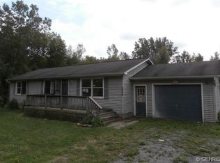 3846 N Creek Rd, Palmyra, NY 14522