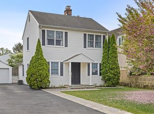 13 Spezzano Dr, Riverside, CT 06878