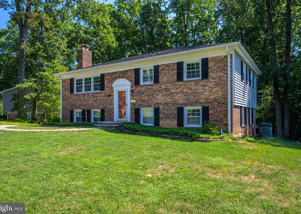1st image of 9421 Winterberry Ln