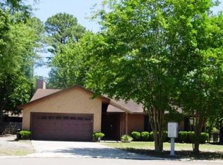 8041 Colonnade Ct E, Jacksonville, FL 32244
