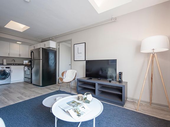5th image of 537 S 3rd St #408