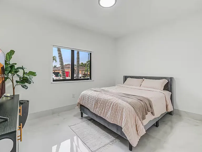 14551 SW 158th Ct — Photo 20